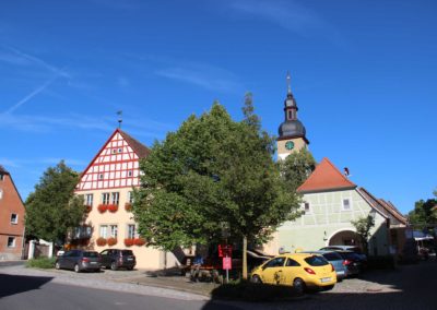 Marktplatz im Weinort Hüttenheim (Franken)